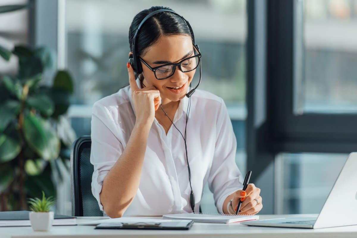 Servizio professionale di interpretariato online e da remoto per videoconferenze